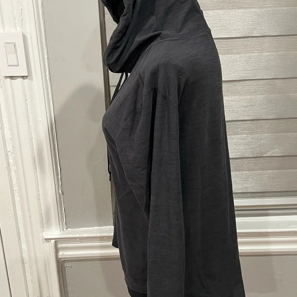 4 old navy workout tops - Picture 10 of 15